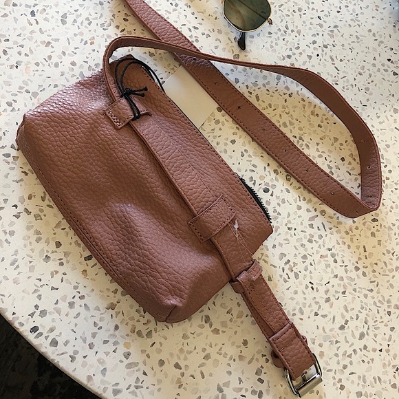 Soft Pink Pebbled Belt Bag / Wristlet / Fanny Pack - Picture 4 of 5